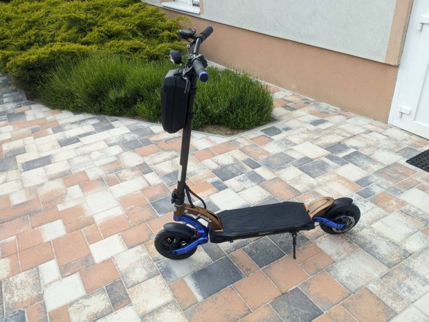 Elektromos roller, Kaabo Mantis 10