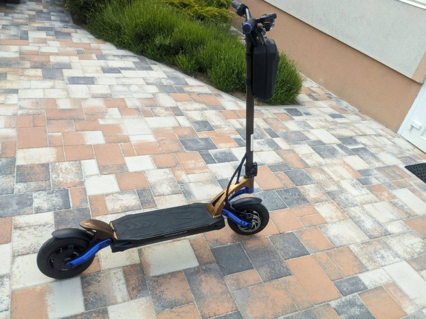 Elektromos roller, Kaabo Mantis 10