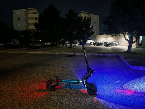 Elektromos roller / Nanrobot d6+2.0