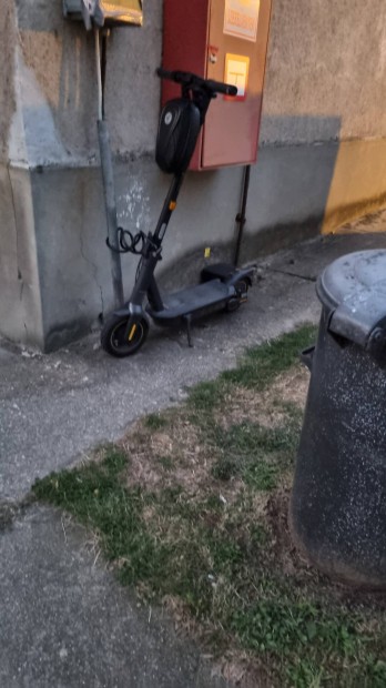 Elektromos roller, nagyon j� t�vols�g el�rhet�.