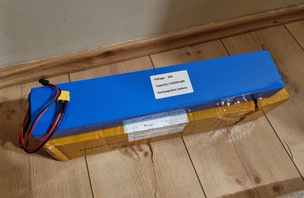 Elektromos roller akkumultor 36V 12Ah