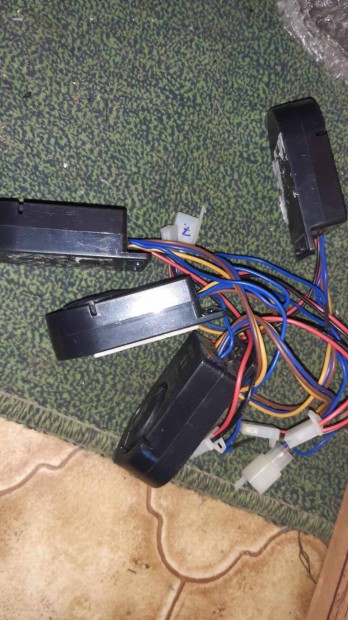 Elektromos roller alkatrsz 60v