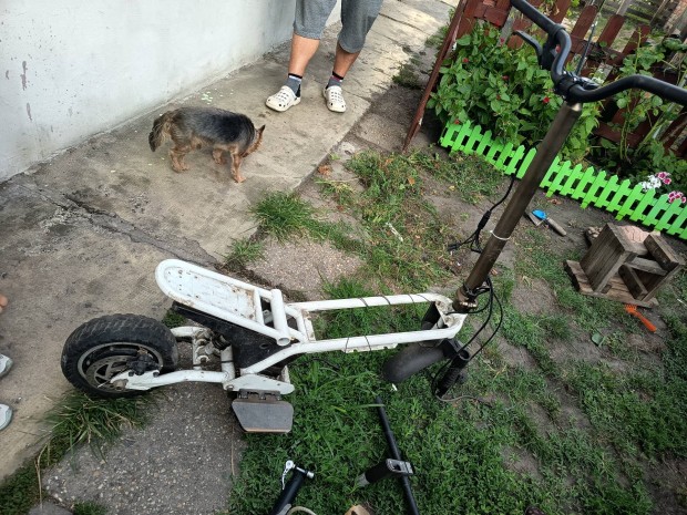 Elektromos roller alkatrsz 