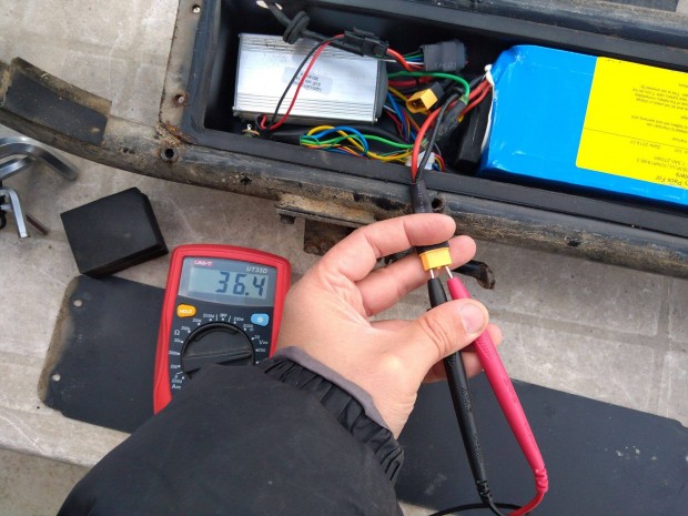 Elektromos roller alkatrsz akkumultor vezrl stb az egsz 22.900ft