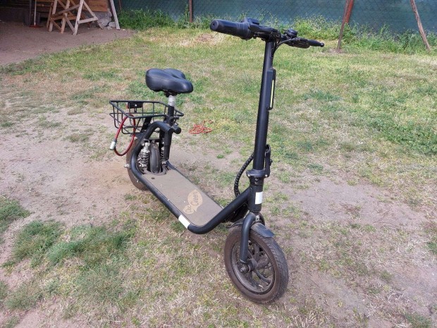 Elektromos roller doc.green EKS 77