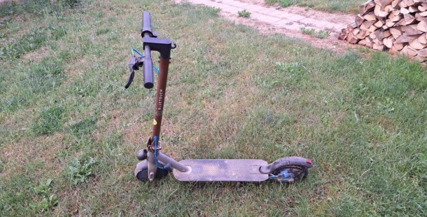 Elektromos roller elad