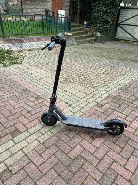 Elektromos roller elad