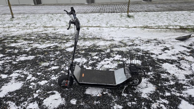 Elektromos roller elad. 