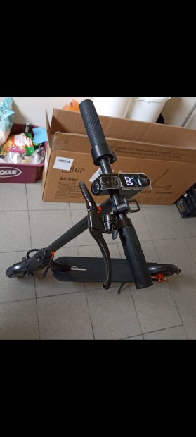 Elektromos roller jobb mint az i9