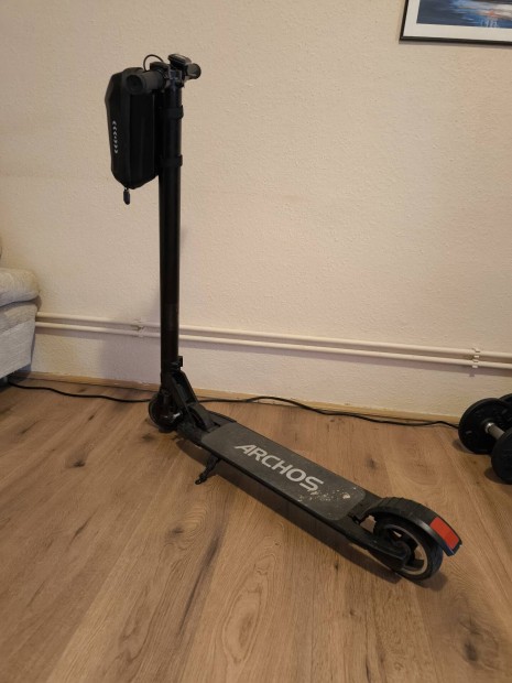Elektromos roller összecsukható akku 8ah hatótáv 15-20km 6kg