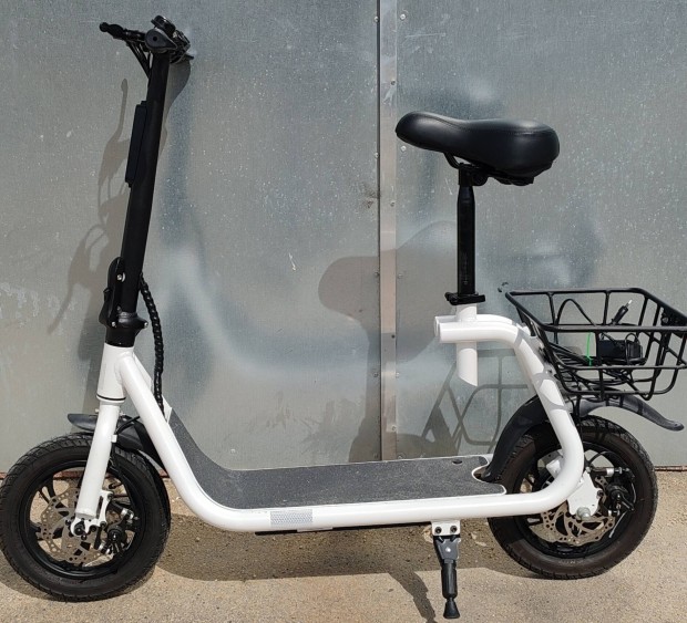 Elektromos roller postai utánvéttel is