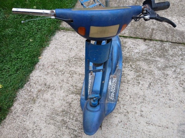 Elektromos roller vz burkolattal elad