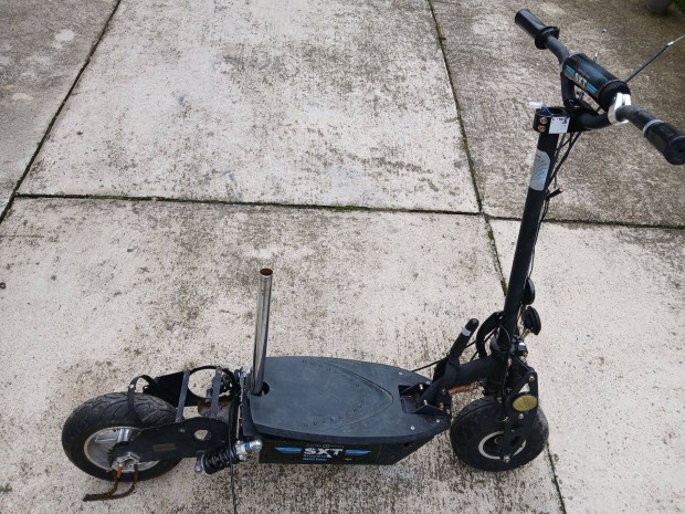 Elektromos roller vz kerekekkel sszecsukhat elad