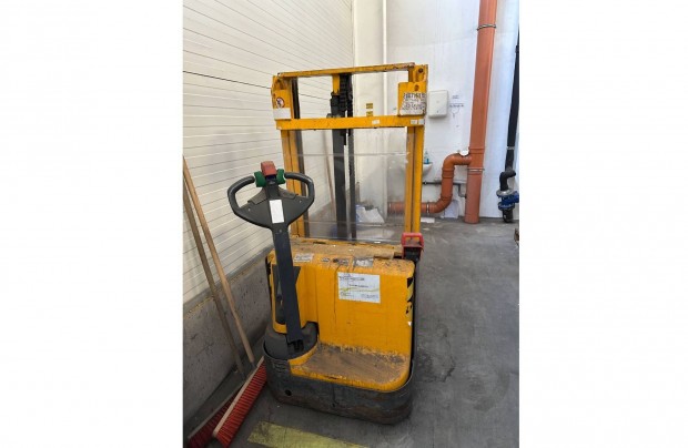 Elektromos targonca elad�