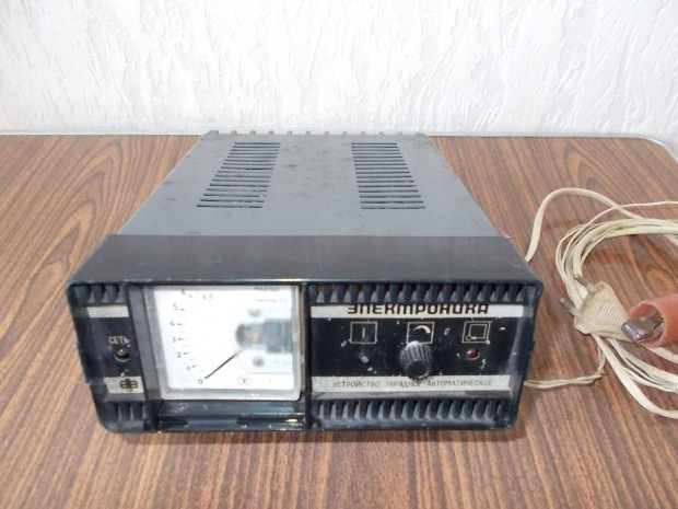 Elektronika, 6/12V automata akkutöltő