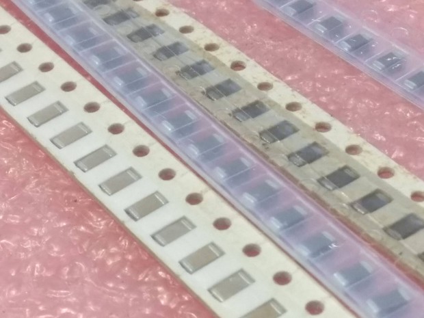 Elektronikai alkatrsz , SMD1206 MLC Kondenztor 100nF, 1uF, 10uF