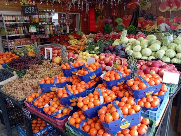 Élelmiszerbolti eladó