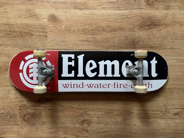 Element gördeszka
