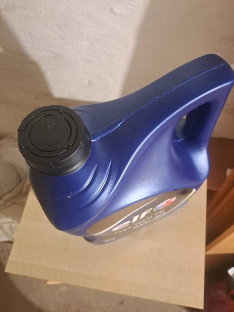 Elf 5W-30 motorolaj 
