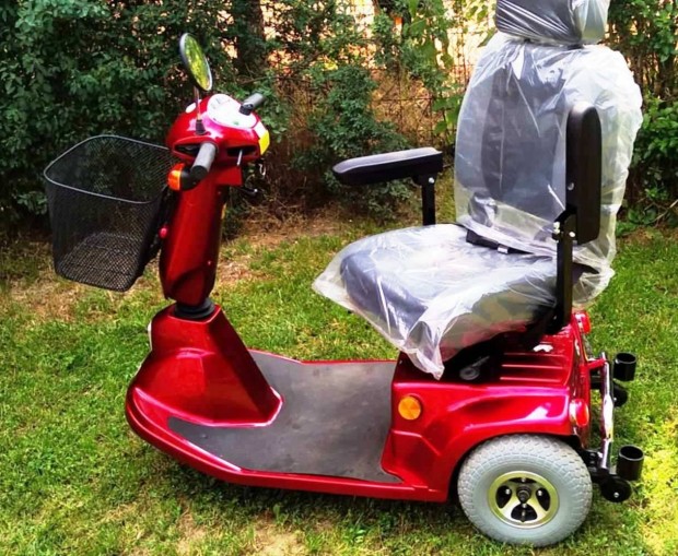 Elgo moped, j, elad!