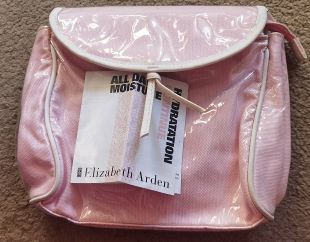 Elizabeth Arden eredeti j cmks rzsaszn vzhatlan neszeszer 