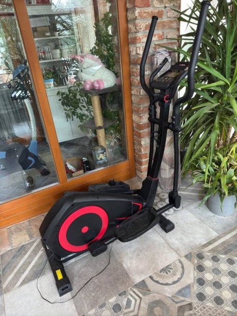 Elliptikus tréner (Cross Trainer)