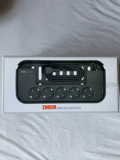 Elosztó kábeltároló dobozzal, + 3 db USB port