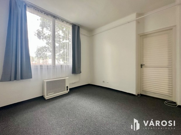 Els� emeleti, erk�lyes, j� �llapot� lak�s elad�!