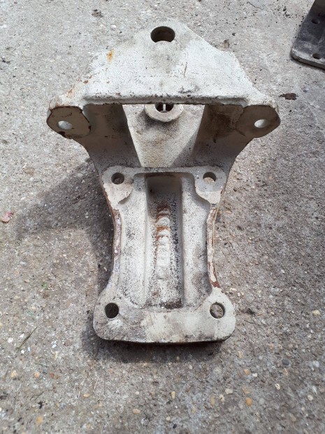 Els� rug�bak R�ba Elad�