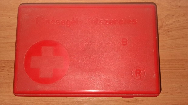 Els�seg�ly felszerel�s MSZ retr�