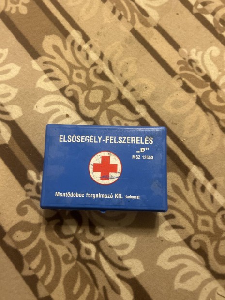 Els�seg�ly felszerel�s �res doboz