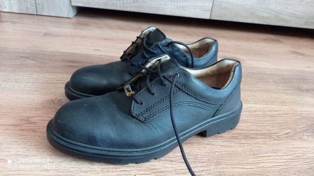 Elten 71306 Adviser Low S2 fekete bőr manager munkavédelmi cipő 41 -es