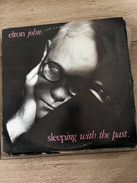 Elton John sleeping bakelit vinyl