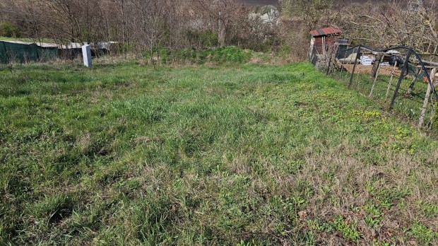 Elvehetetlen örök panorámás építési telek Pátyon