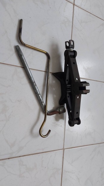 Emel+kerk kulcs Suzuki Swift