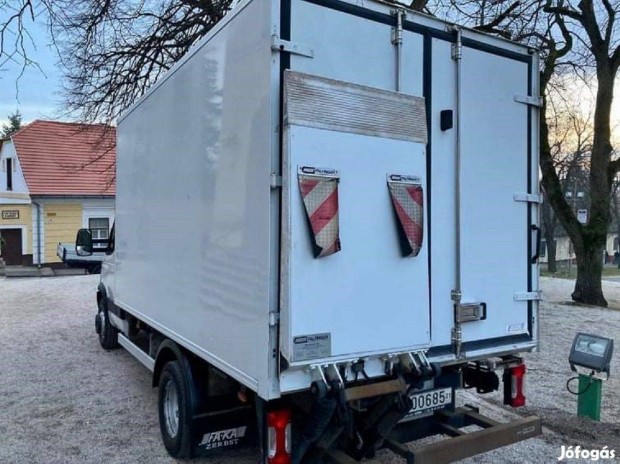 Emel�h�tfal 750 kg-os, Palfinger t�pus� elad�