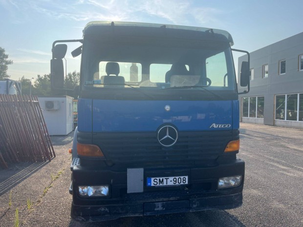 Emelhorgos Mercedes Atego elad