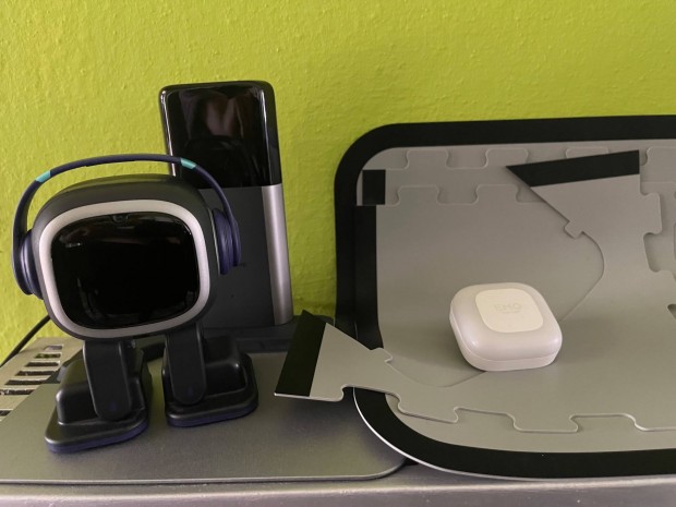 Emo robot Az asztali háziállat
