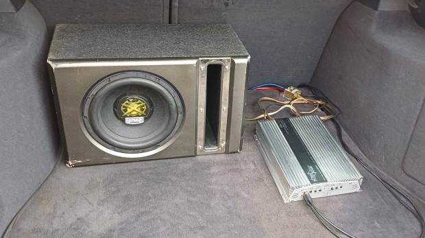 Emphaser 1400W-os cs�cs subwoofer Street Power FMA10.2s er�s�t�vel