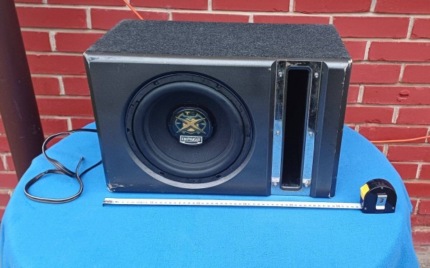 Emphaser cs�cs 25cm-es alukosaras 1400W-os SPL aut�s subl�da