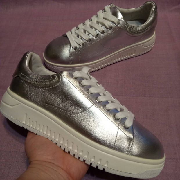 Emporio Armani 37-es méret (Teljesen új, bőr, sneaker, sportcipő)