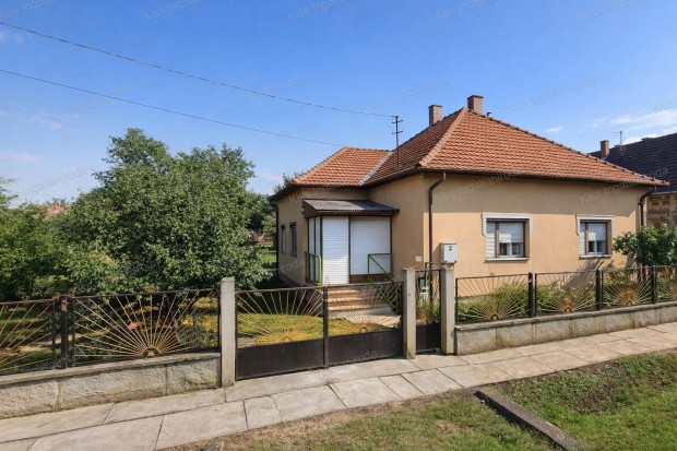 Endr�d v�rosr�szben, a F�zf�s-zugi Holt-K�r�s k�zel�ben, Lidl �s