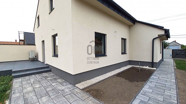 Energiatakarkos megoldsokkal, 5 szobs, csaldi hz