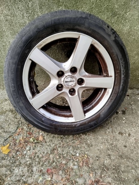 Enzo alufelni 5x112 16" Michelin 205/55 R16 2014 nyári gumival használ