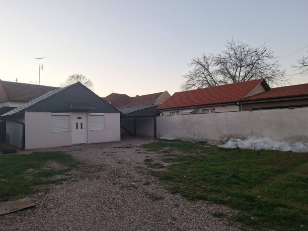 �p�t�si telek Belv�ros