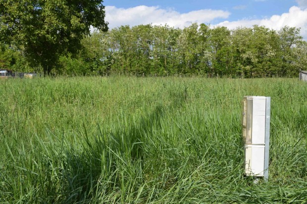 �p�t�si telek Felp�cen