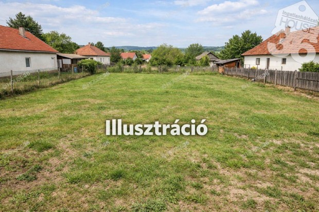 �p�t�si telek Gerjen k�zponti r�sz�n!