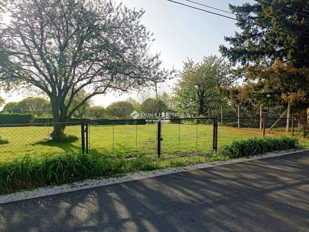 �p�t�si telek Zalaegerszeg Bazit�n 1100m2