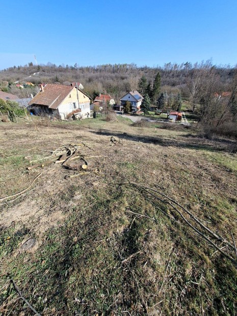 �p�t�si telek, �p�t�si enged�llyel, S�lys�pon elad�!