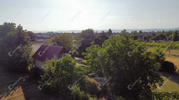 �p�t�si telek, szuper lehet�s�g Balatonsz�rsz�n